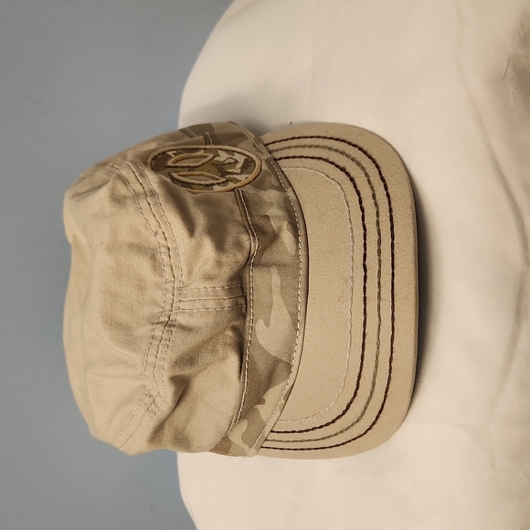 Cream coloured hat with peace sign - Picture 3 of 5